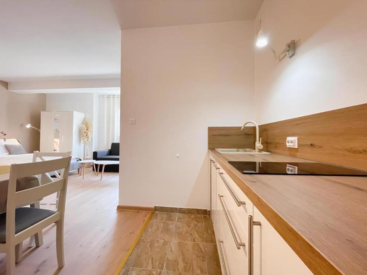 Caramel Comforts In Stinjan Only 800 Meters From The Beach Pula Exterior foto